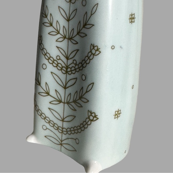 Hollohaza Hungarian Vintage Porcelain Waterbearer Woman Figurine - Picture 6 of 11